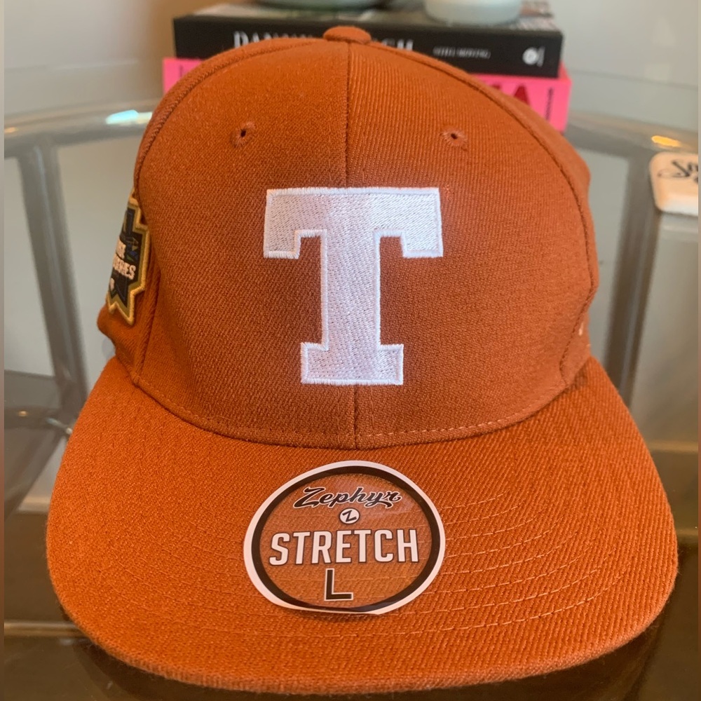 *NWT* Zephyr Texas Longhorns College World Series Baseball Cap STRETCH LARGE